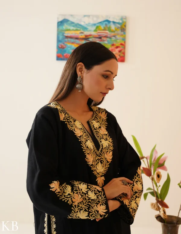 Rang-e-Khizan Black Chinar Aari Phiran - Image 3